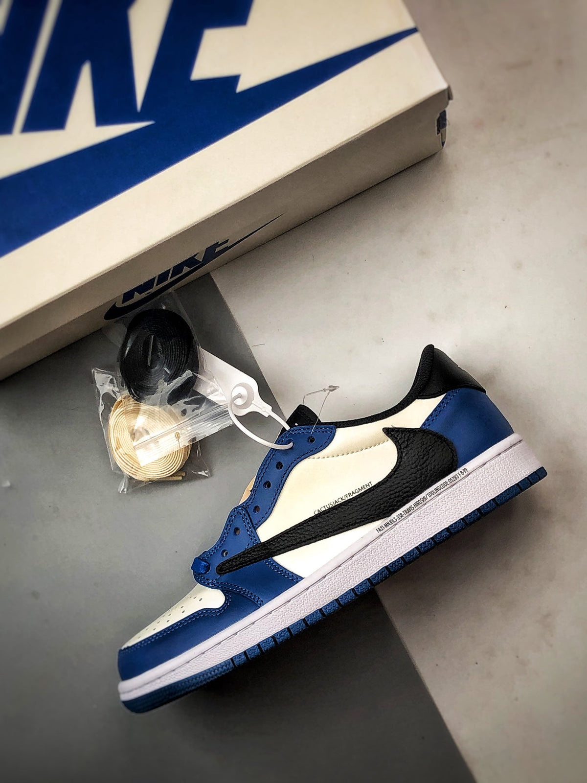 Travis Scott x Fragment x Air Jordan 1 Low OG-DM7866-141