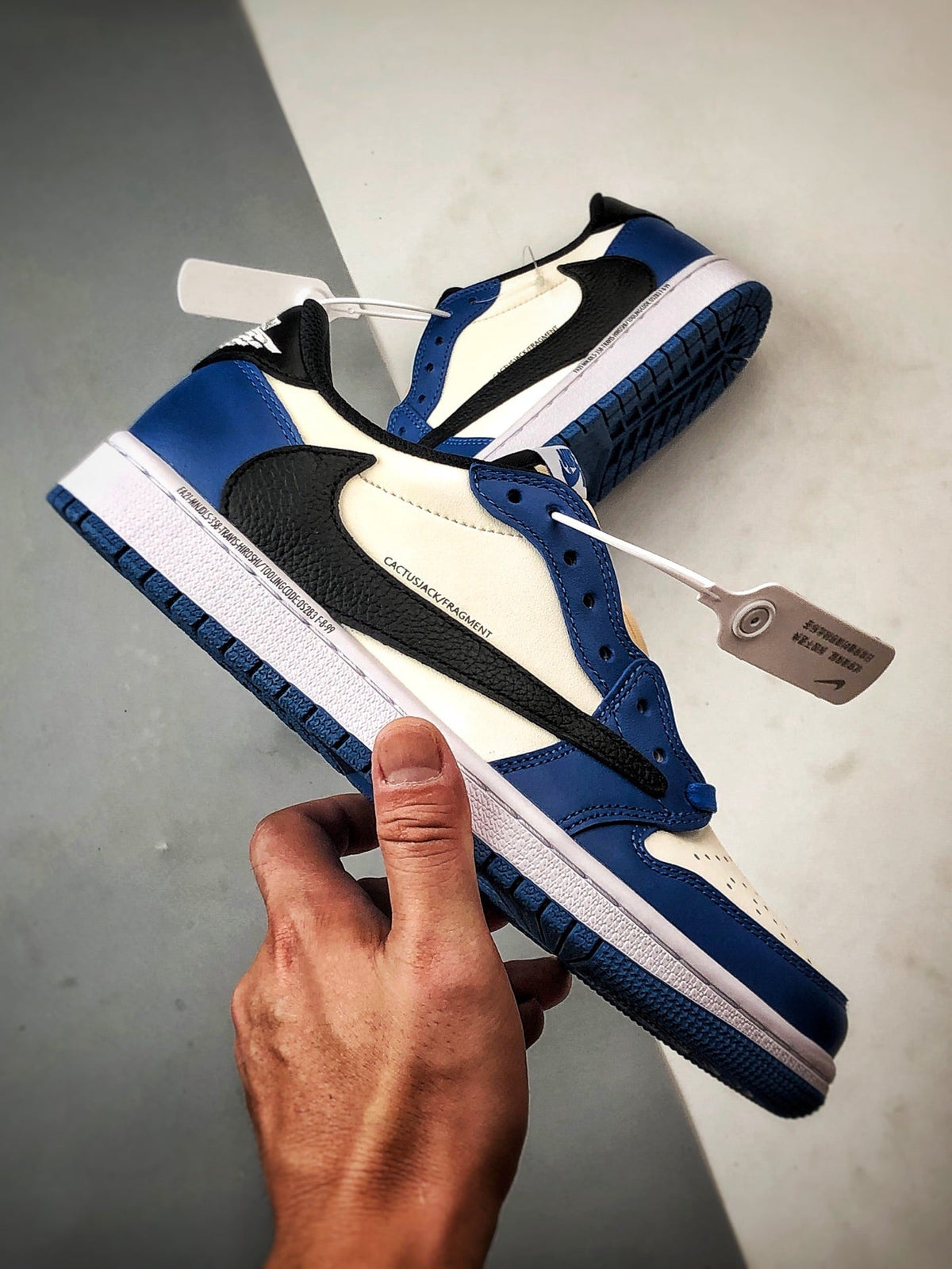 Travis Scott x Fragment x Air Jordan 1 Low OG-DM7866-141