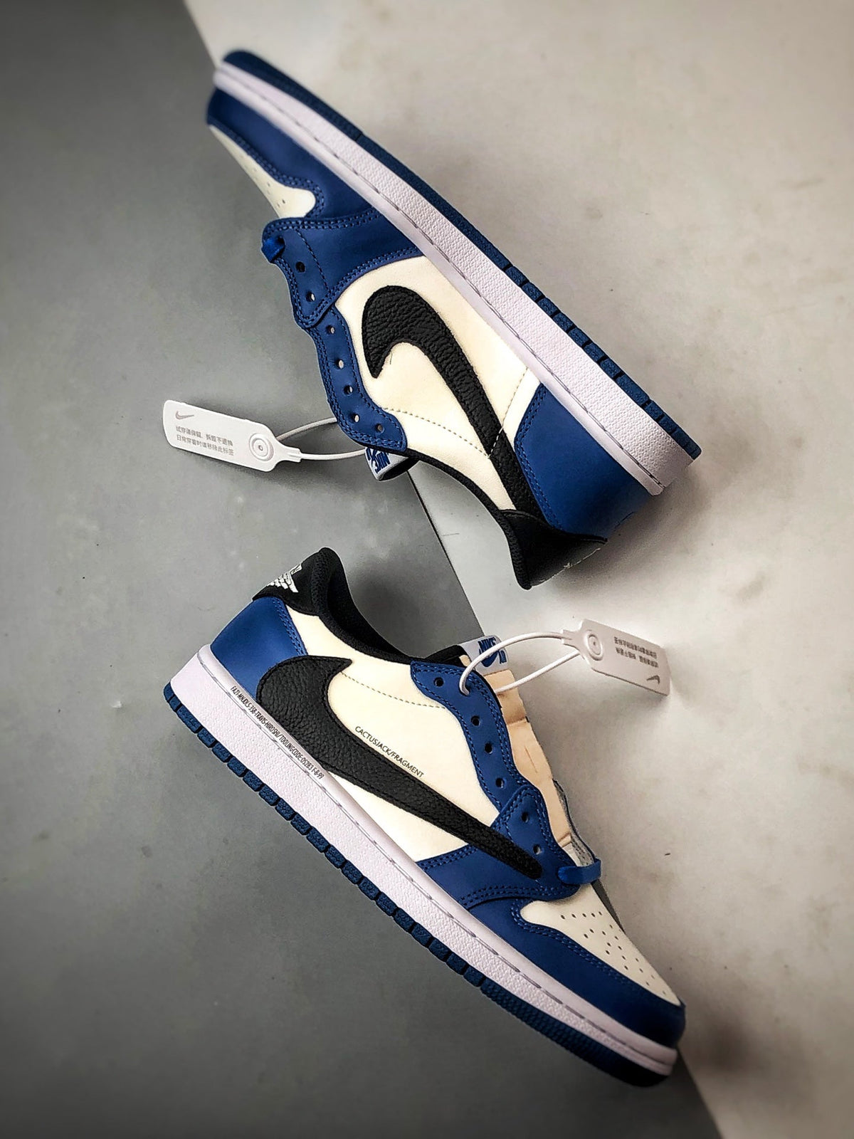 Travis Scott x Fragment x Air Jordan 1 Low OG-DM7866-141