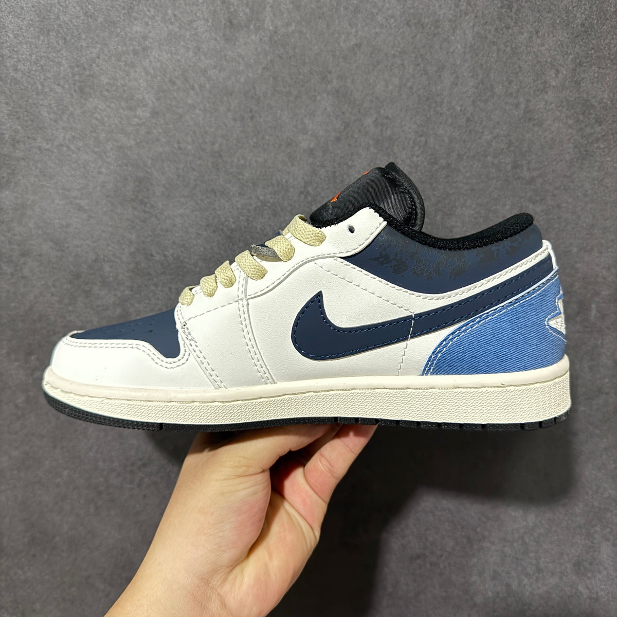 Air Jordan 1 Low-553558 081