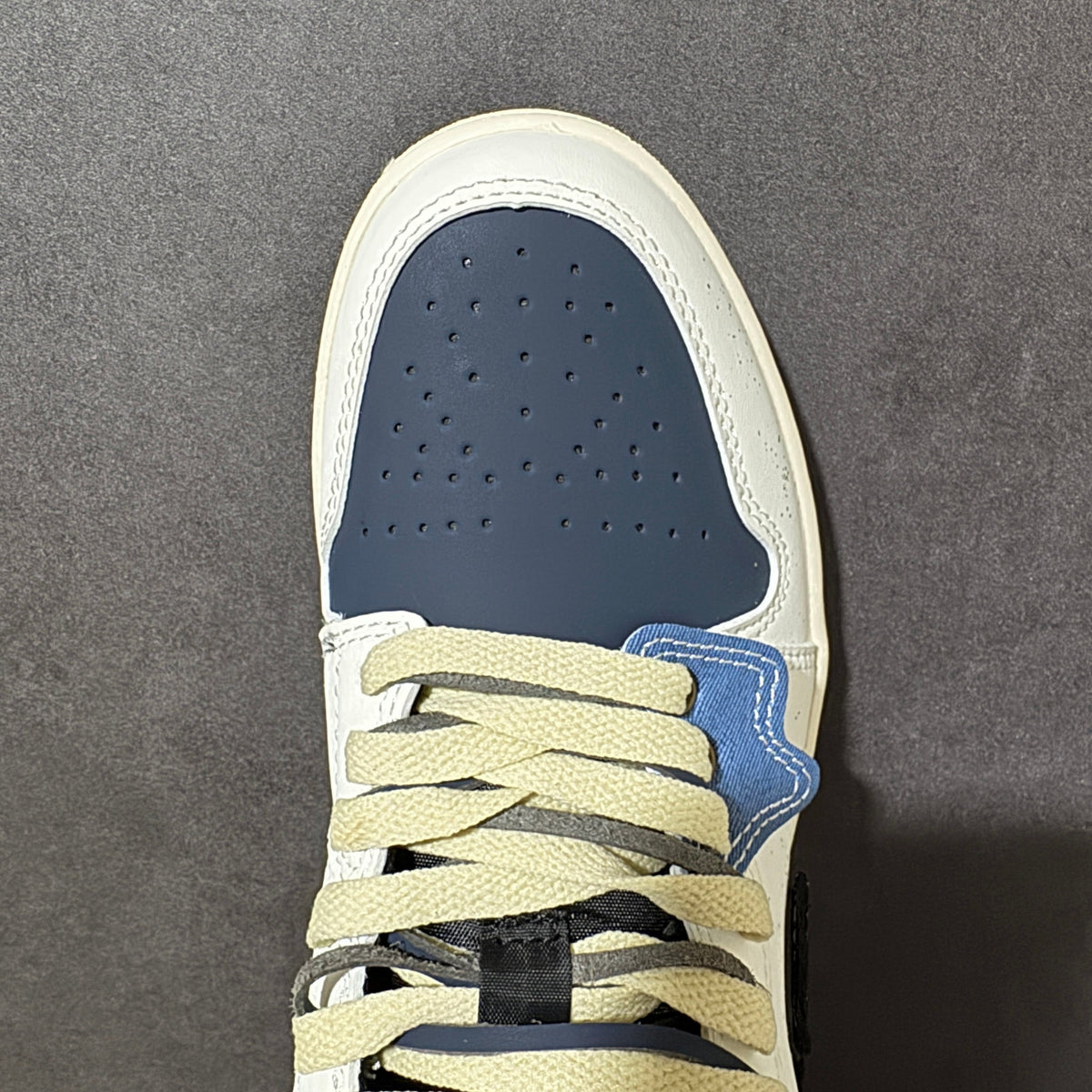 Air Jordan 1 Low-553558 081