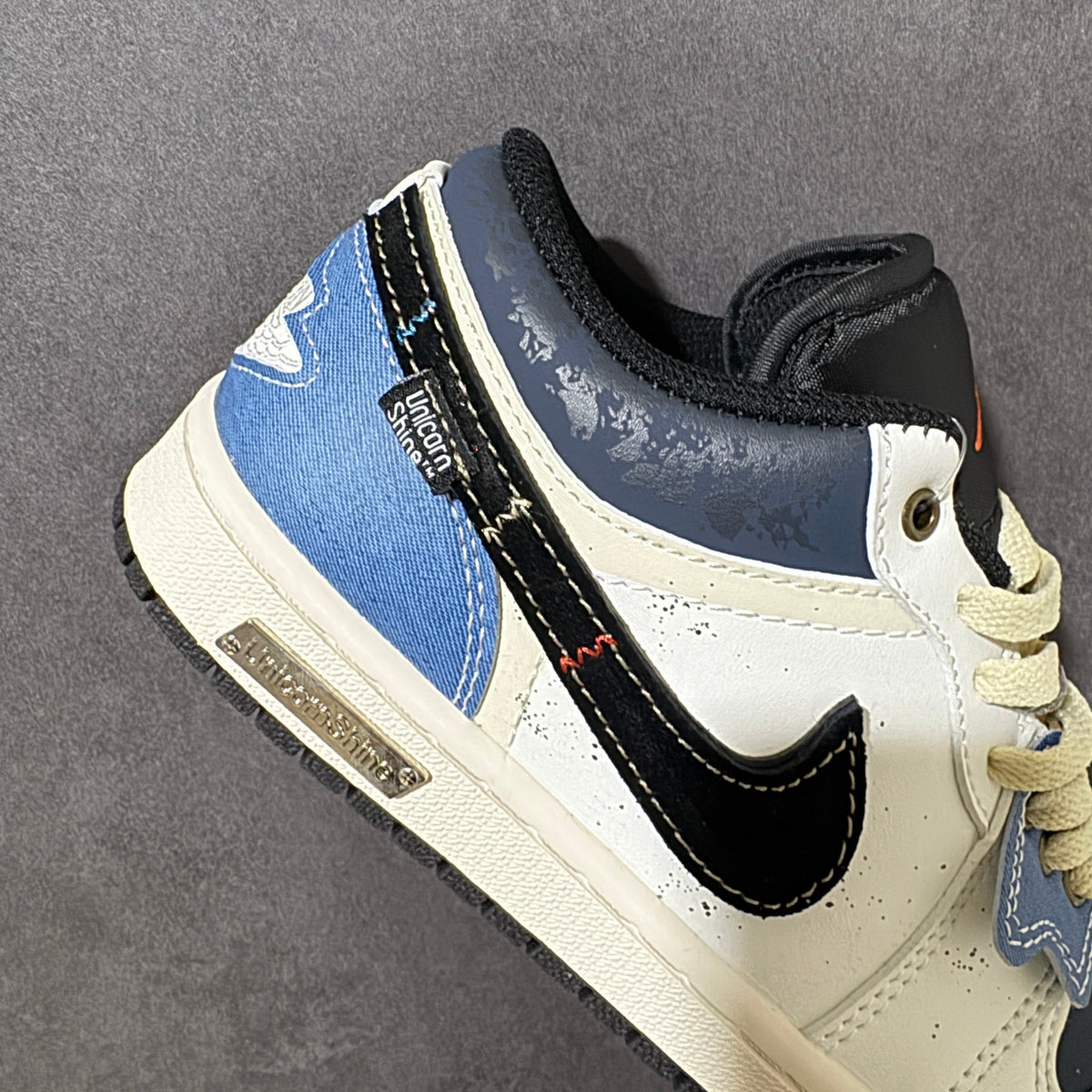 Air Jordan 1 Low-553558 081