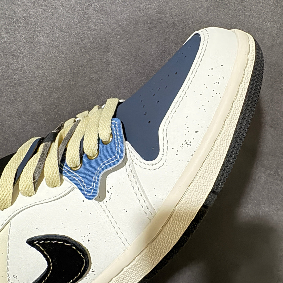 Air Jordan 1 Low-553558 081