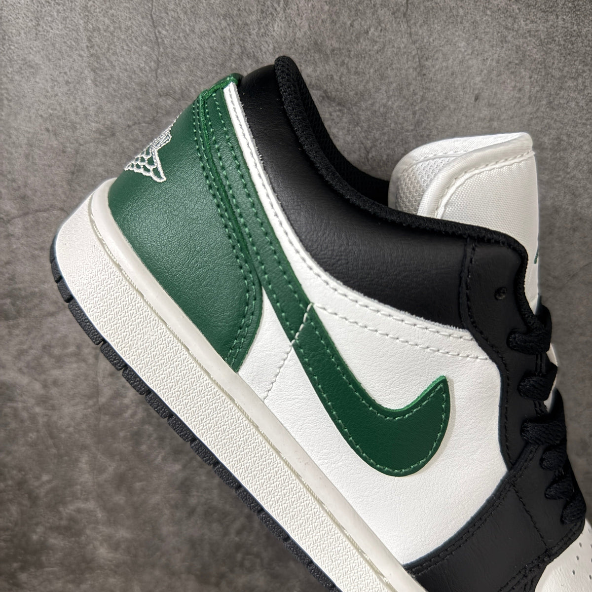 Air Jordan Low AJ1-553558-047