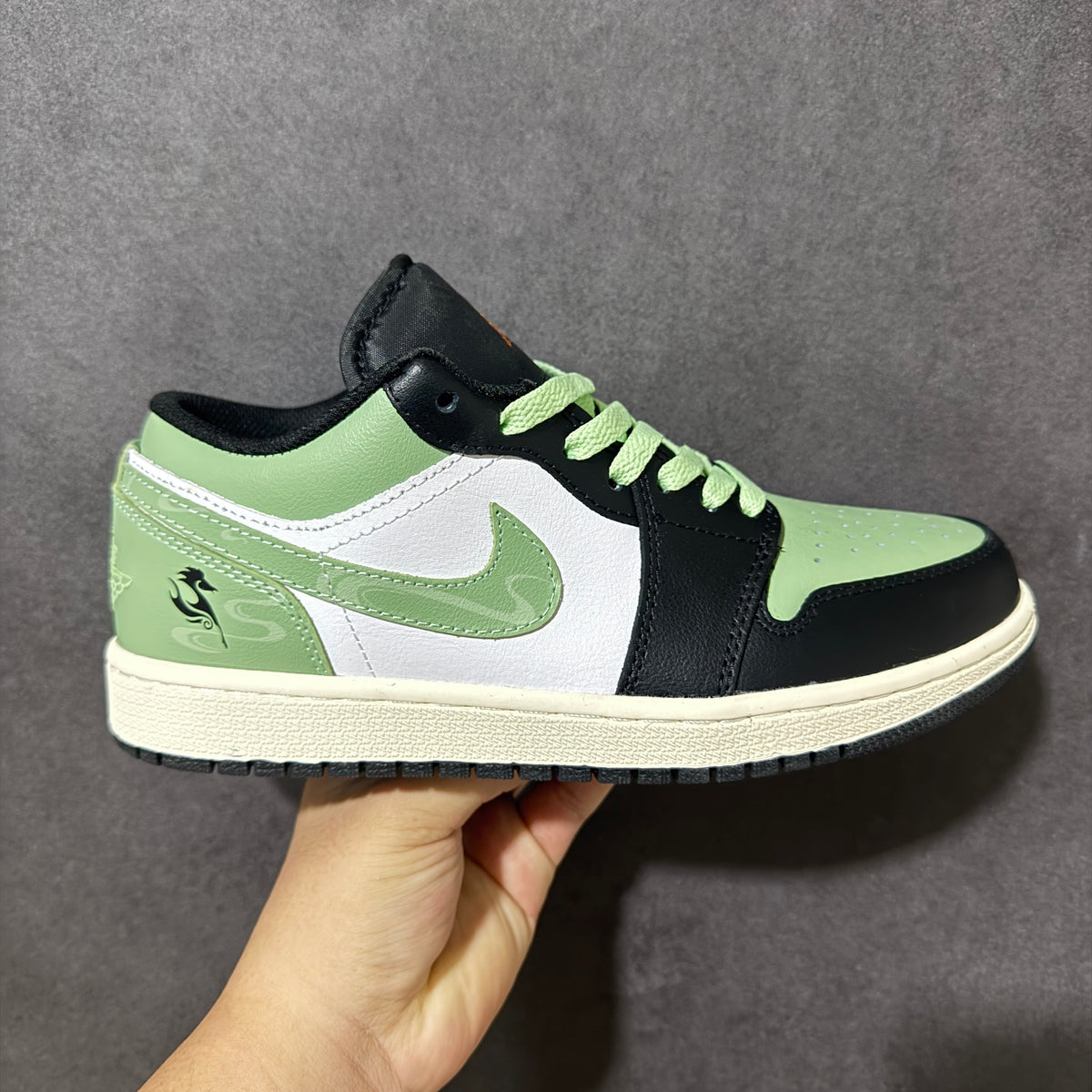 Air Jordan AJ1 Low-553560 081