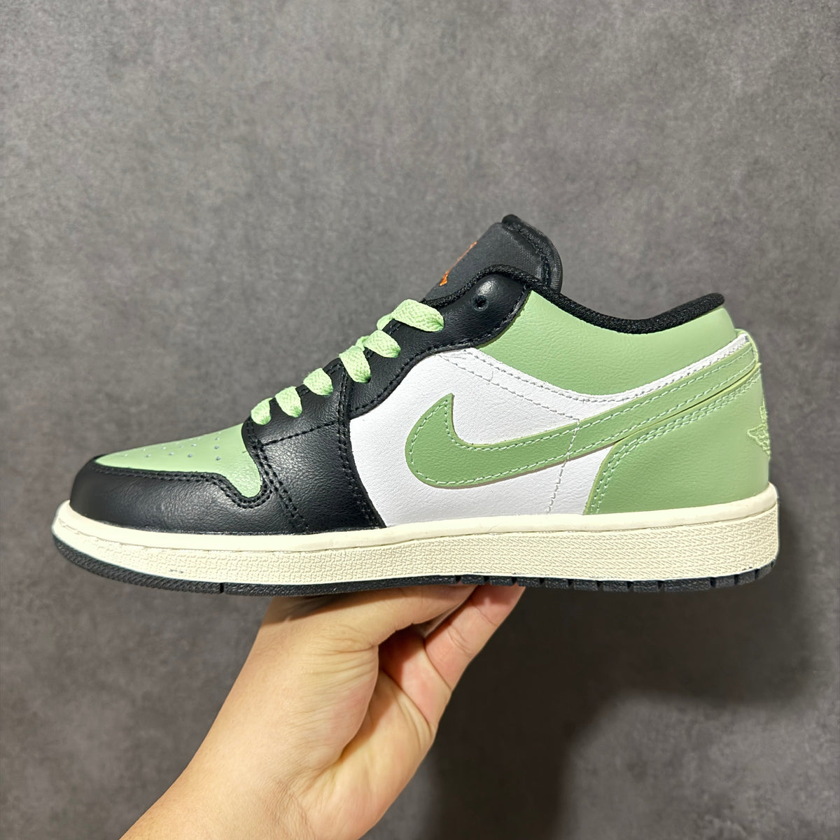 Air Jordan AJ1 Low-553560 081