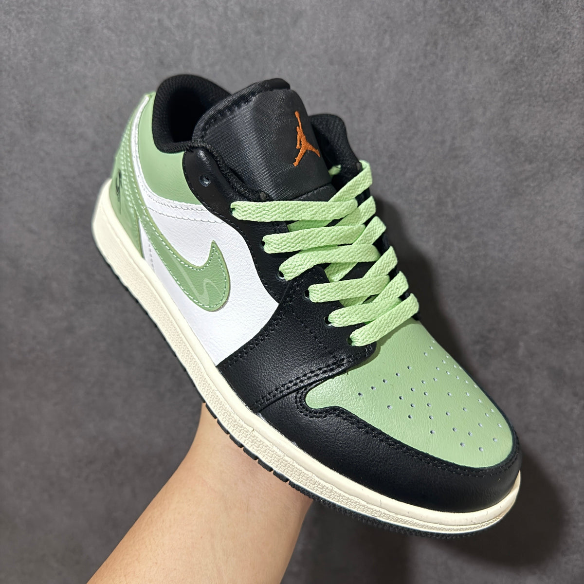 Air Jordan AJ1 Low-553560 081