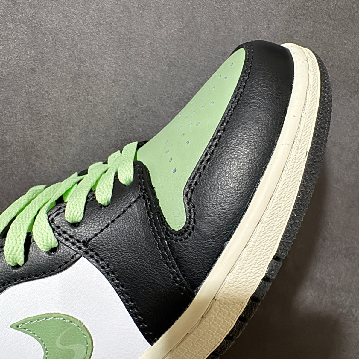 Air Jordan AJ1 Low-553560 081