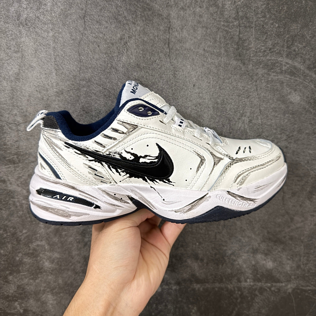 Air Monarch IV-415445-102